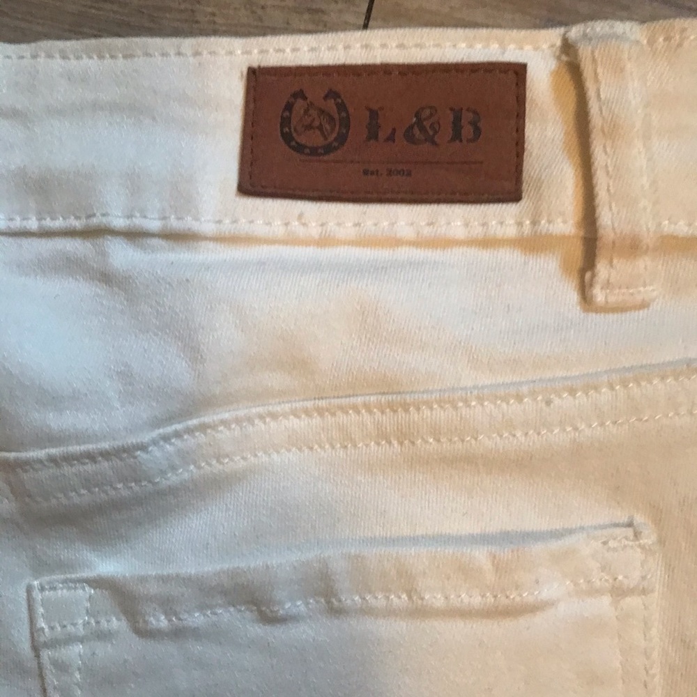 Ladies Shorts - Picture 3 of 4